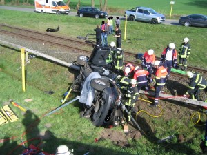 B_Vechta Verkehrsunfall mit Zug Bild KPW 04-14
